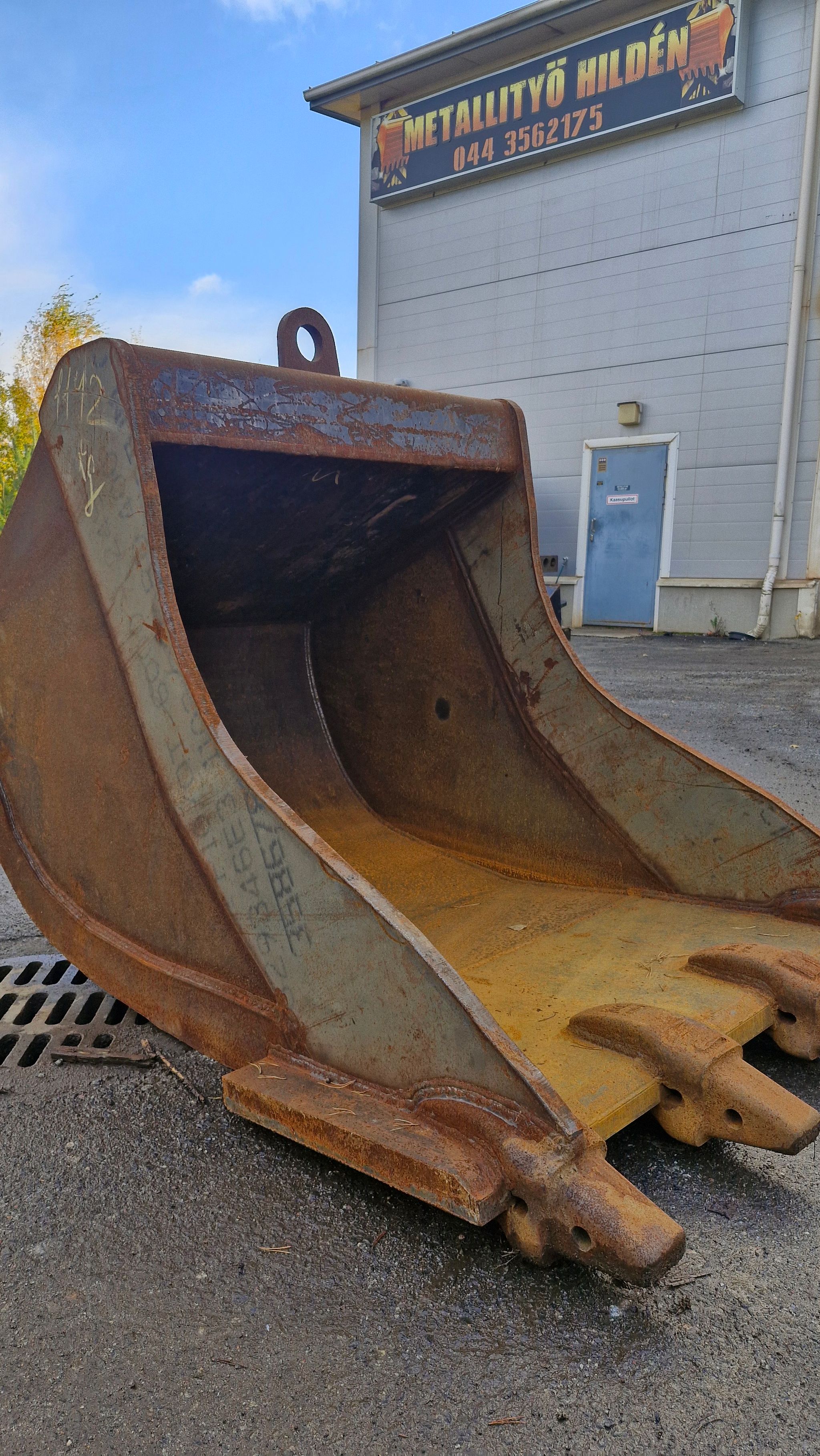 Image 4/28
