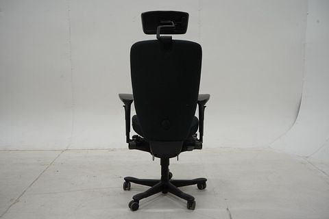 Image 4/8