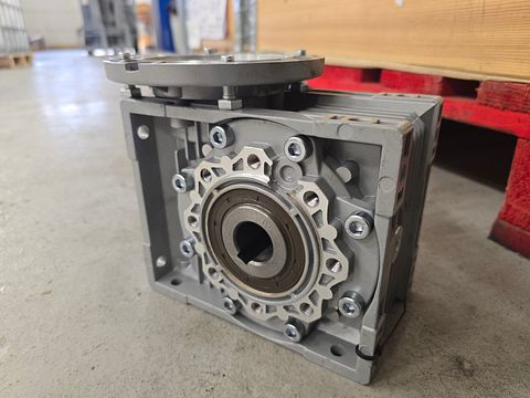 Image 4/9