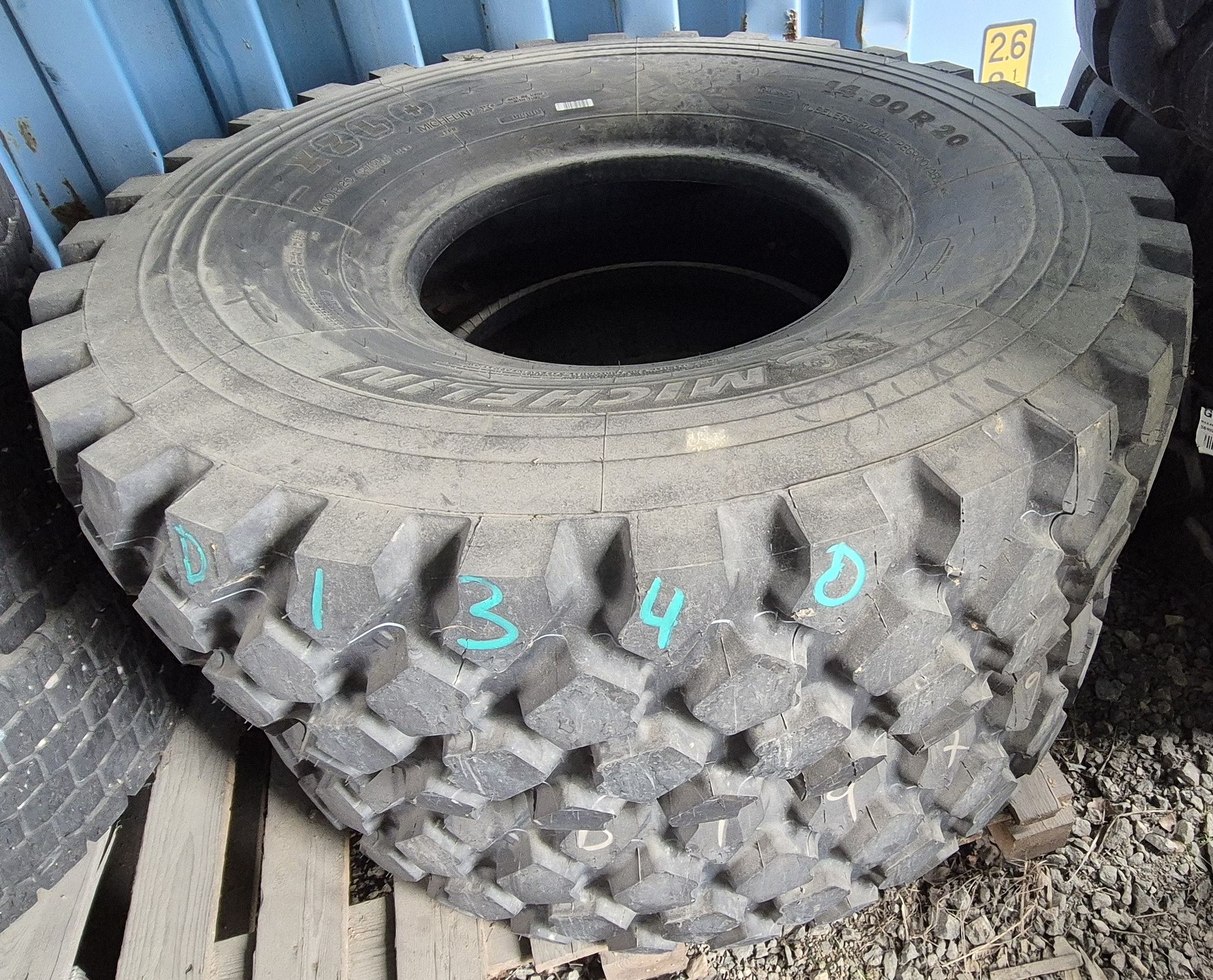Image 1/4