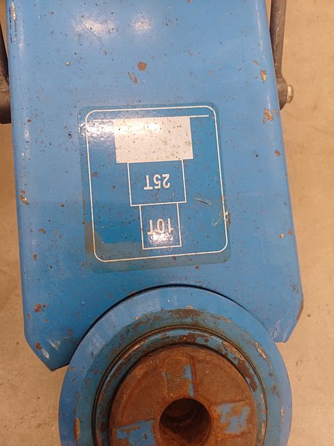 Image 2/3