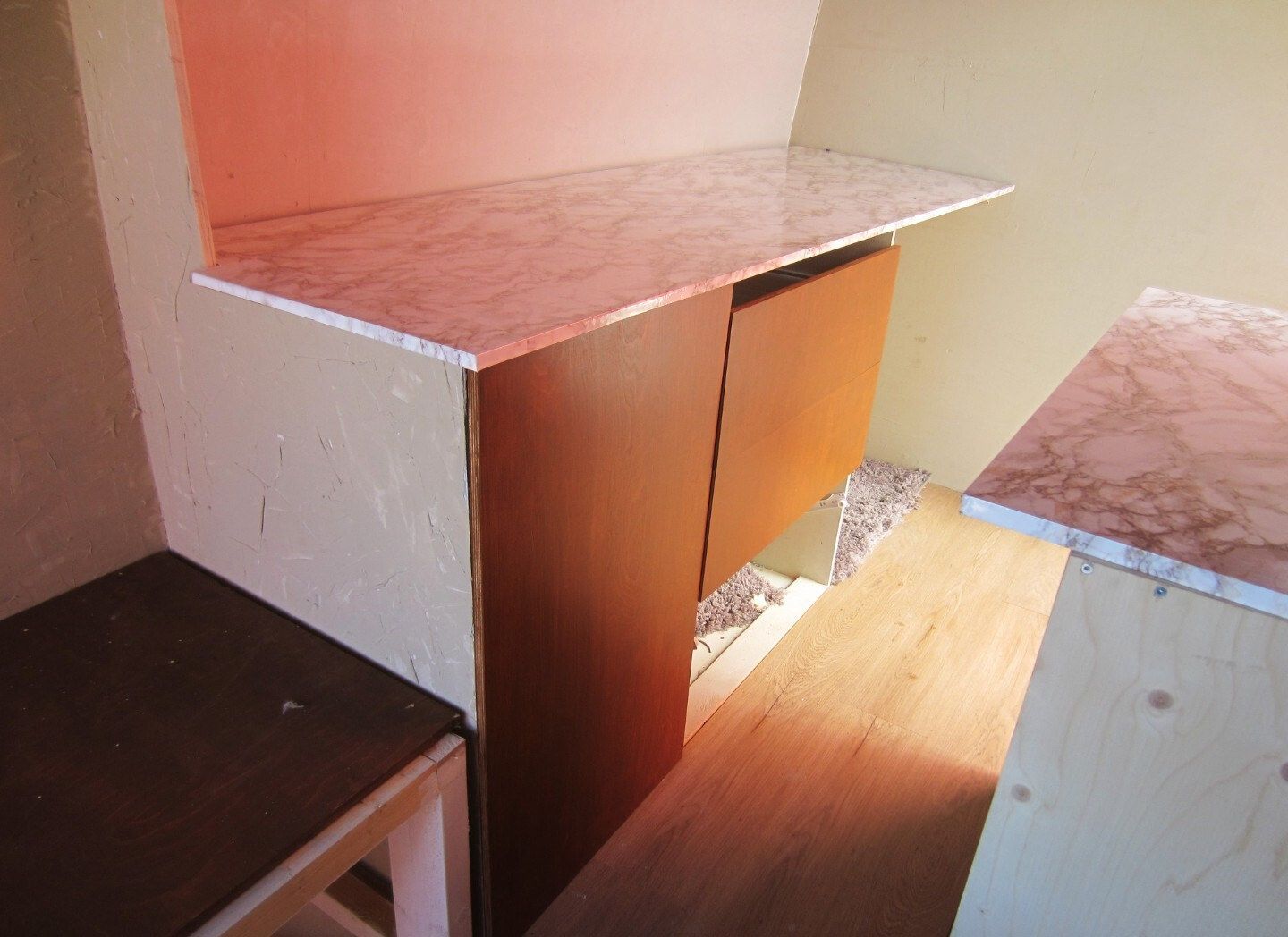Image 18/28