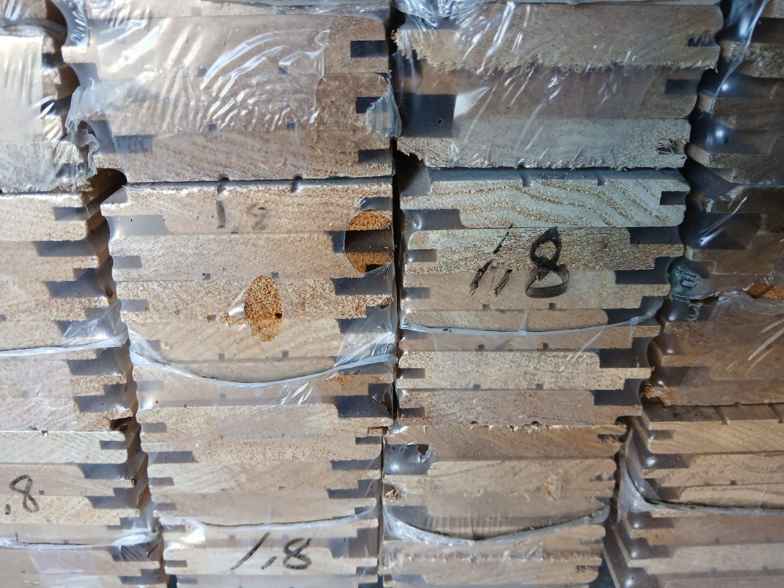 Image 4/10
