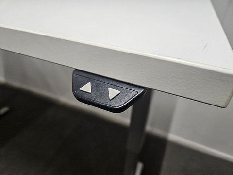Image 3/6