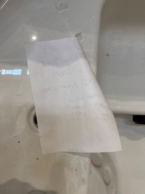 Image 4/12