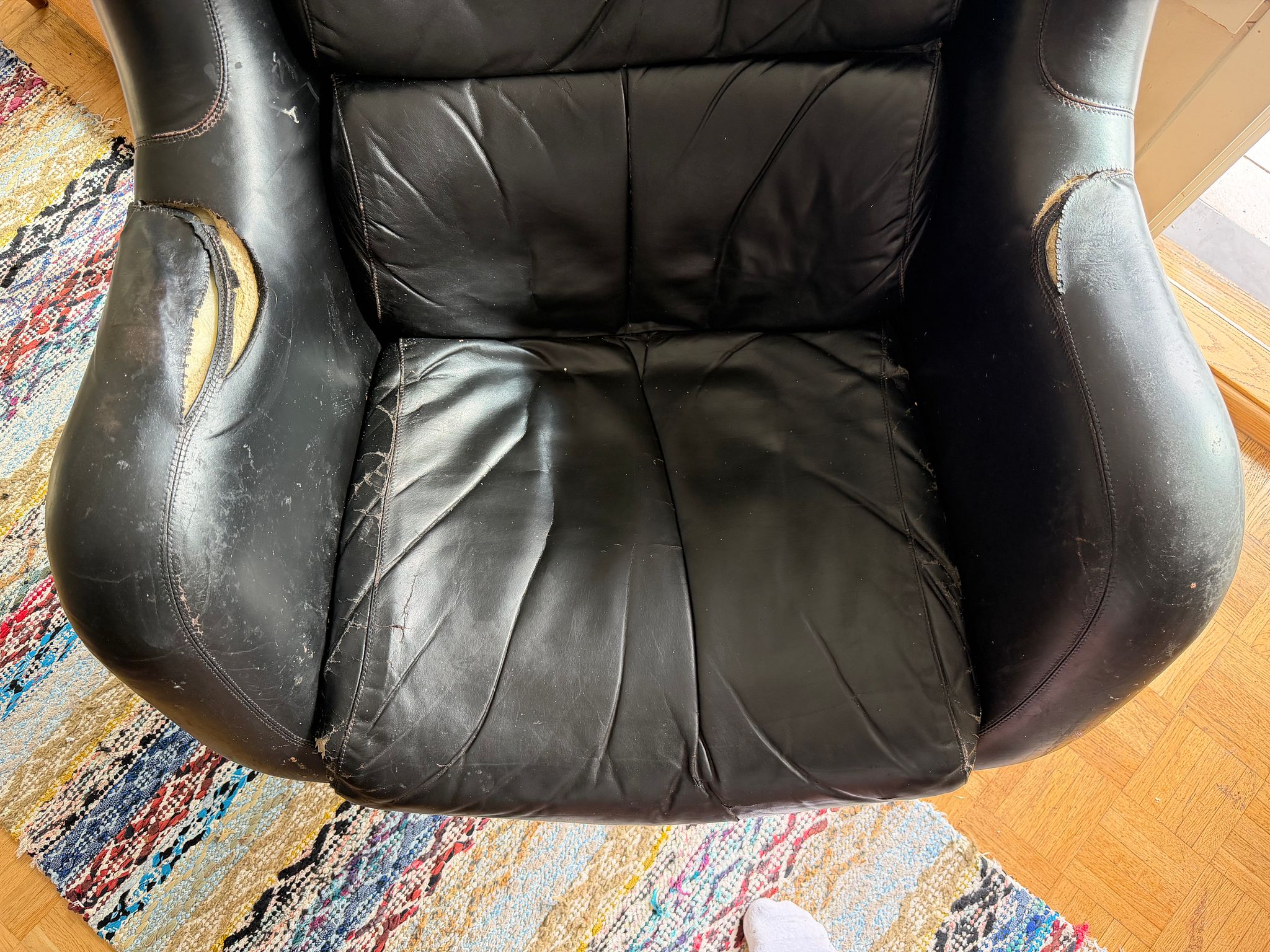 Image 2/8