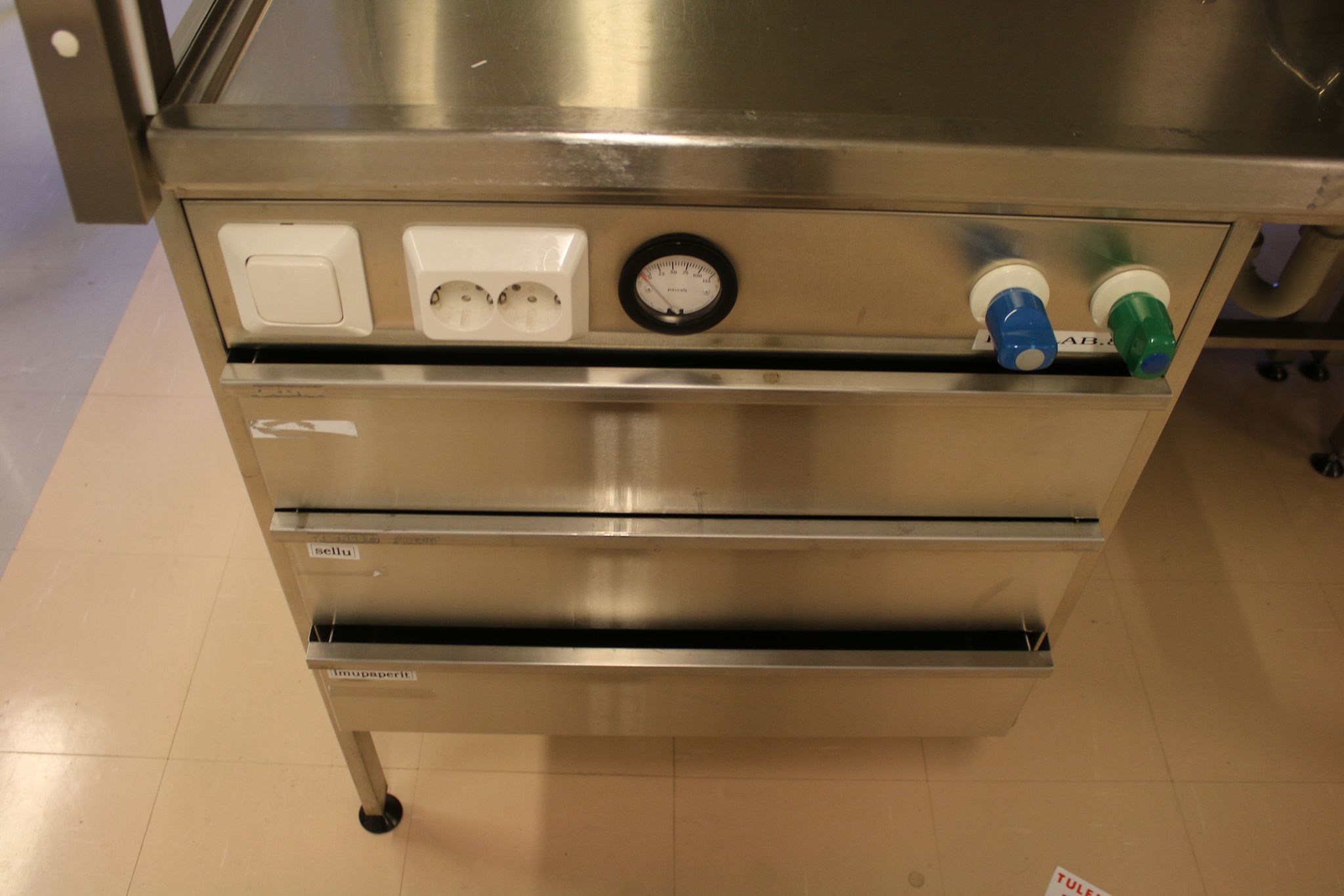 Image 10/19