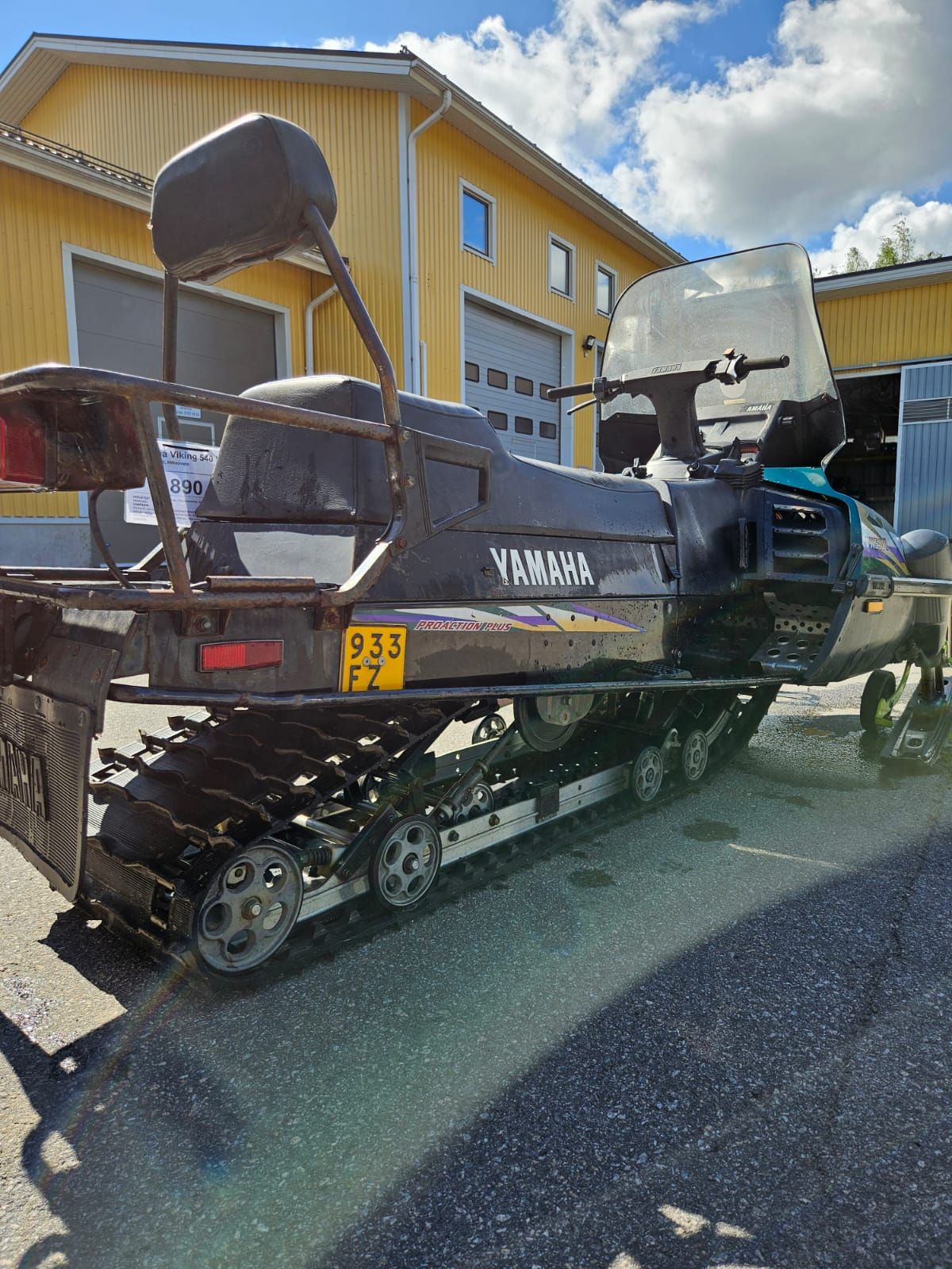 Image 8/10