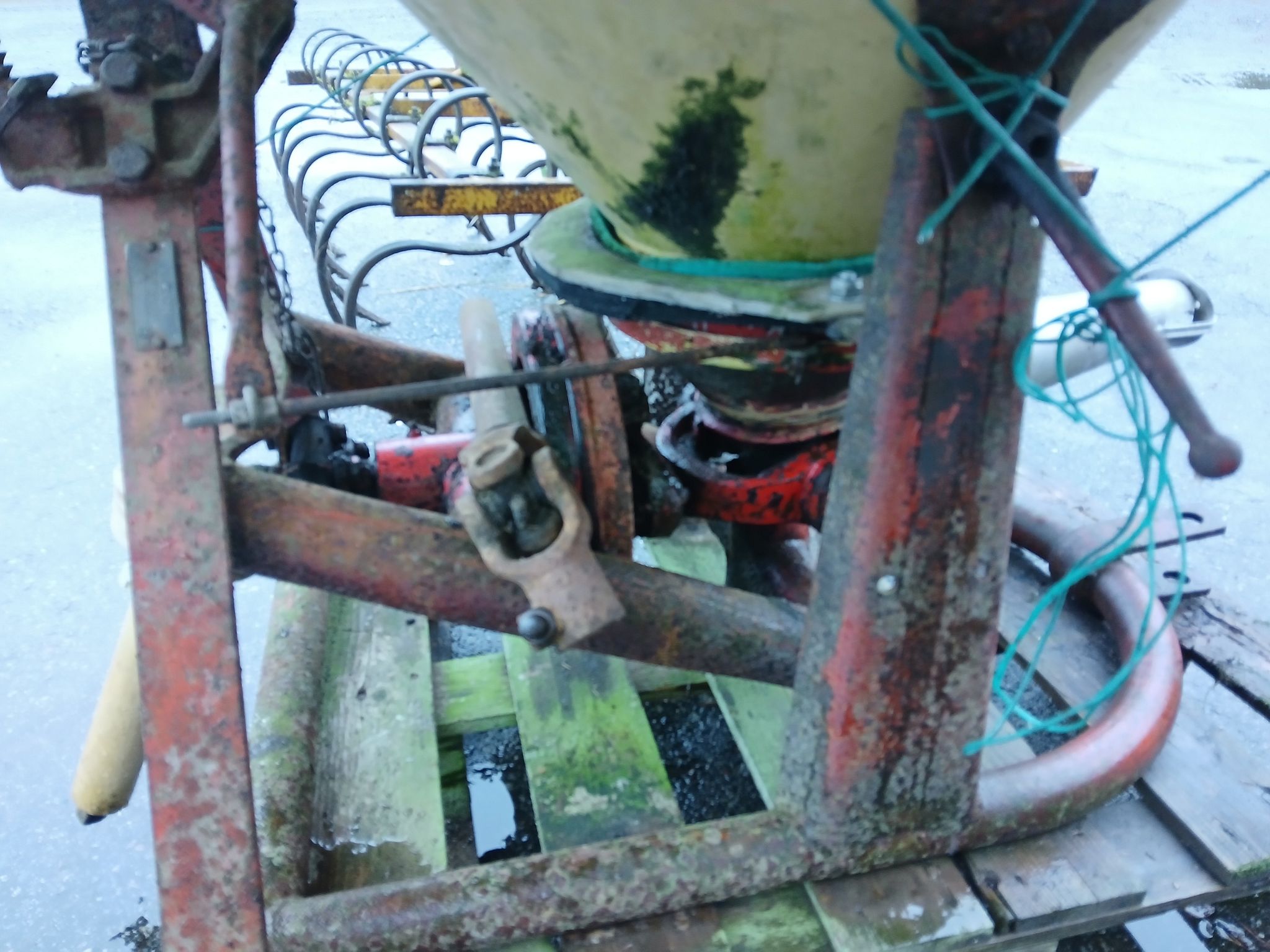 Image 2/5