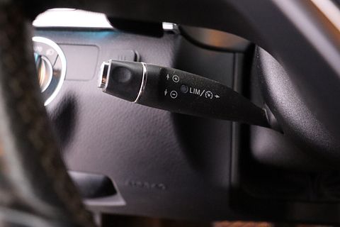 Image 11/30