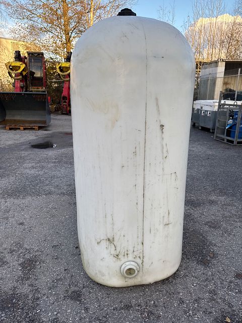 Image 6/9