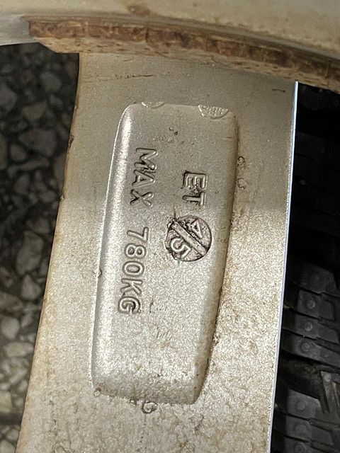 Image 8/11
