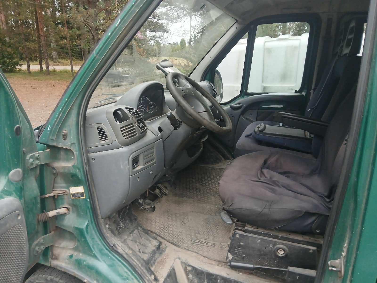 Image 5/10