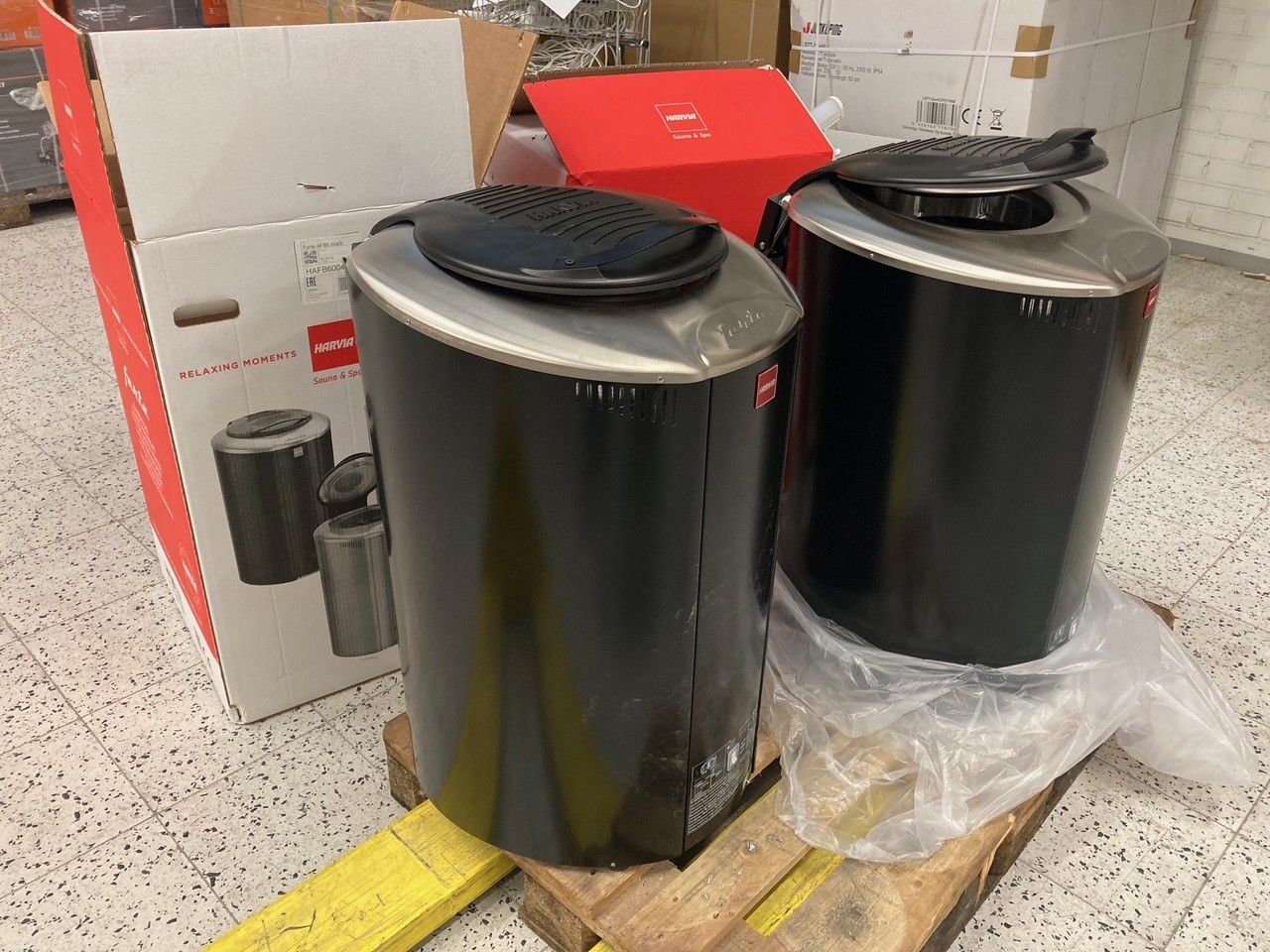 Image 1/8