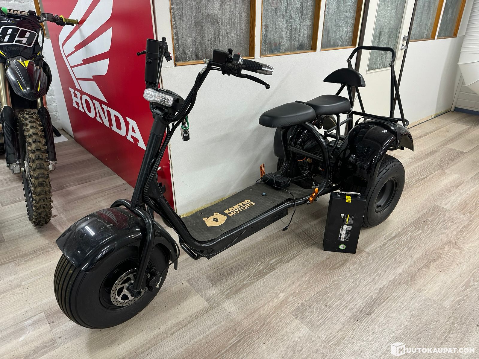kontio-motors-trike-kolmipy-r-inen-s-hk-skootteri-kuopio-huutokaupat