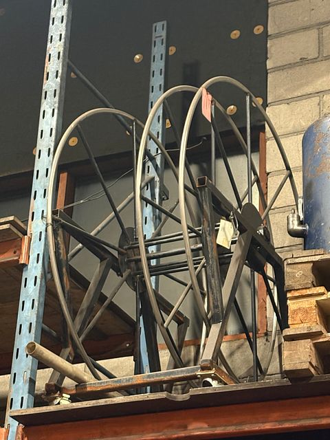 Image 1/1