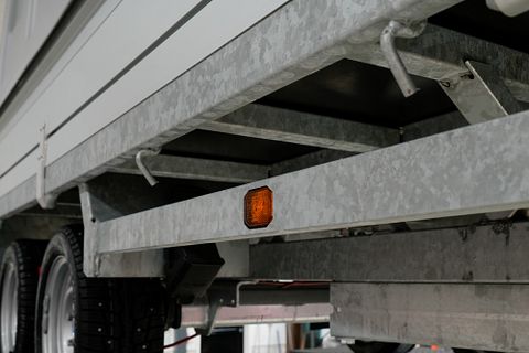 Image 6/18