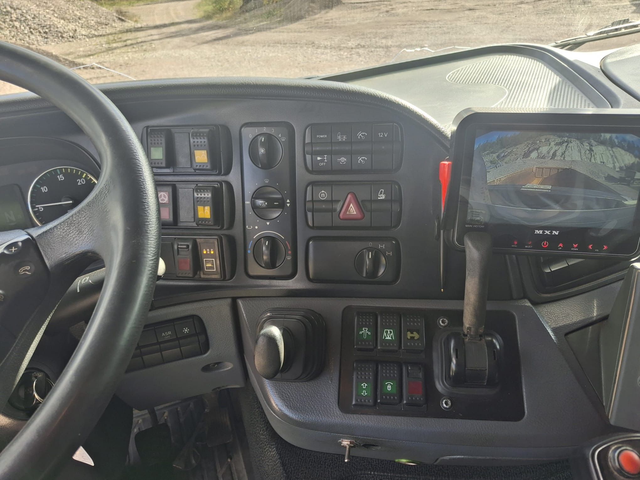 Image 7/18