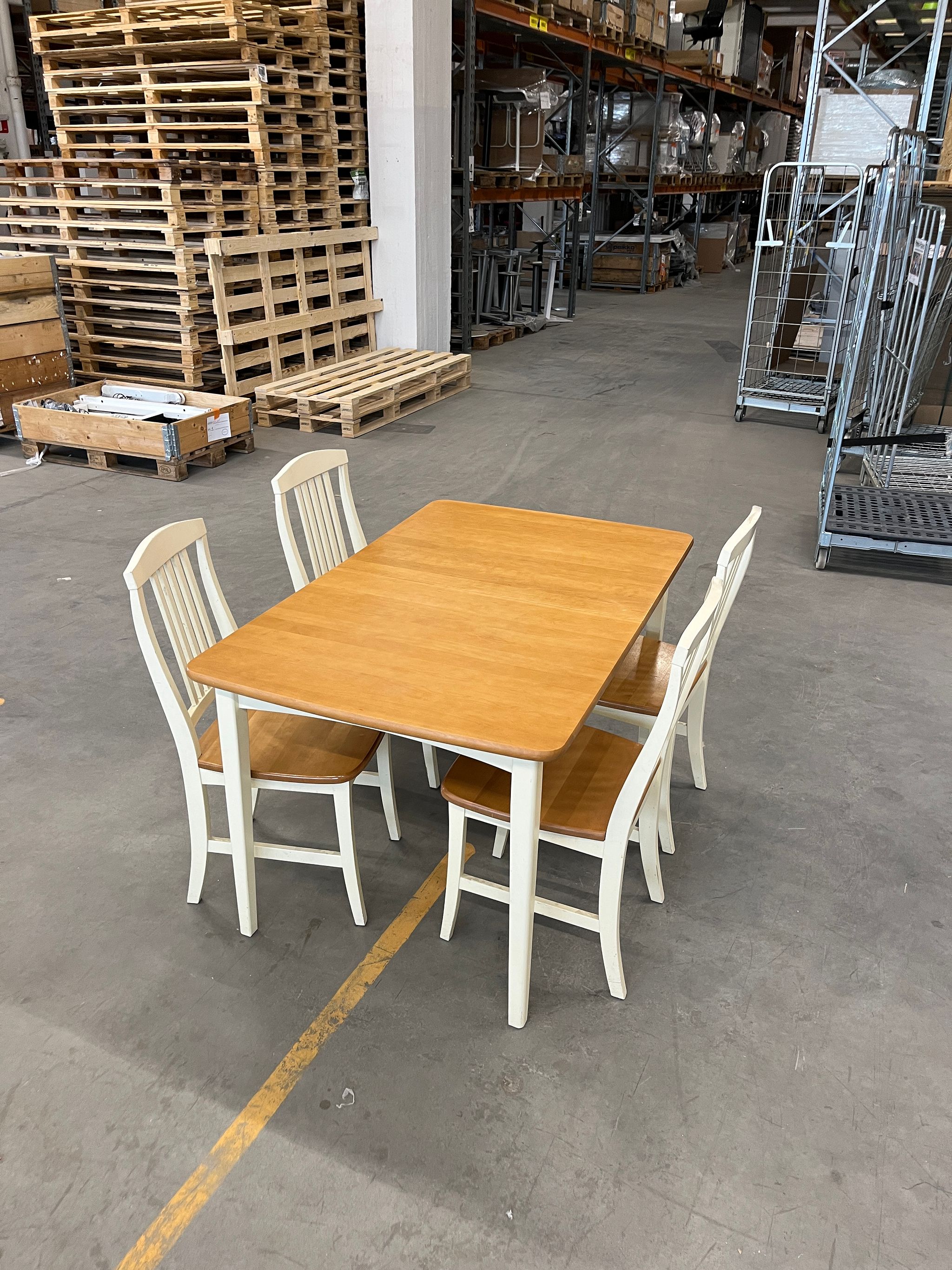 Image 2/4