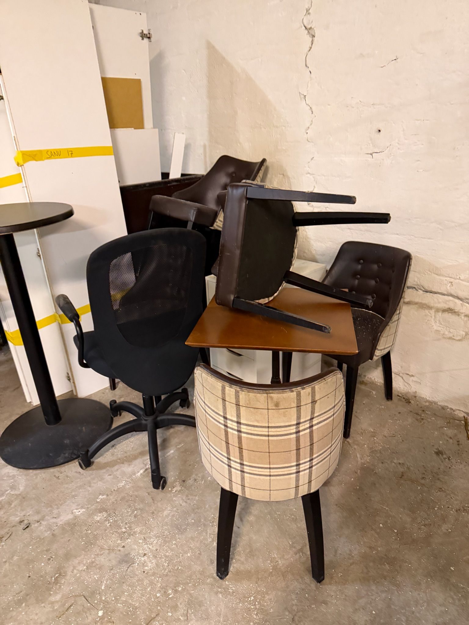 Image 2/24