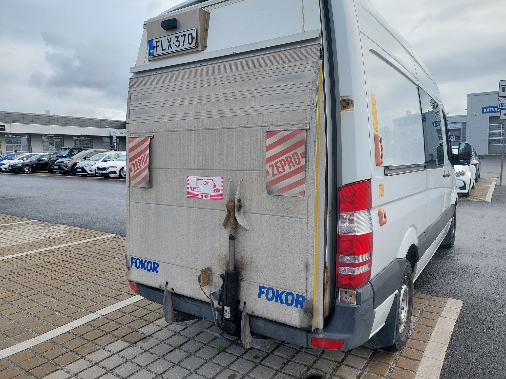 Image 11/24
