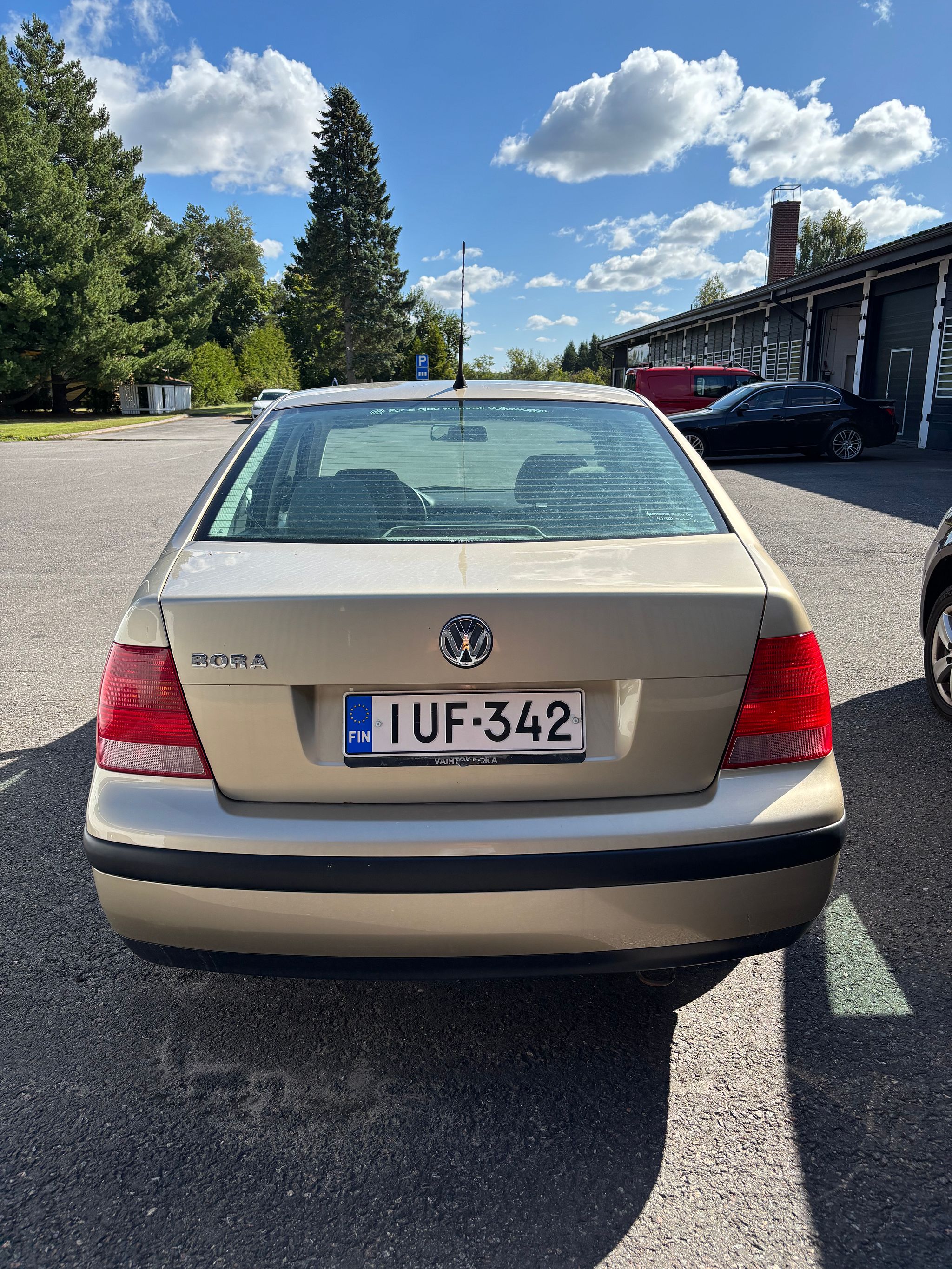 Image 6/19