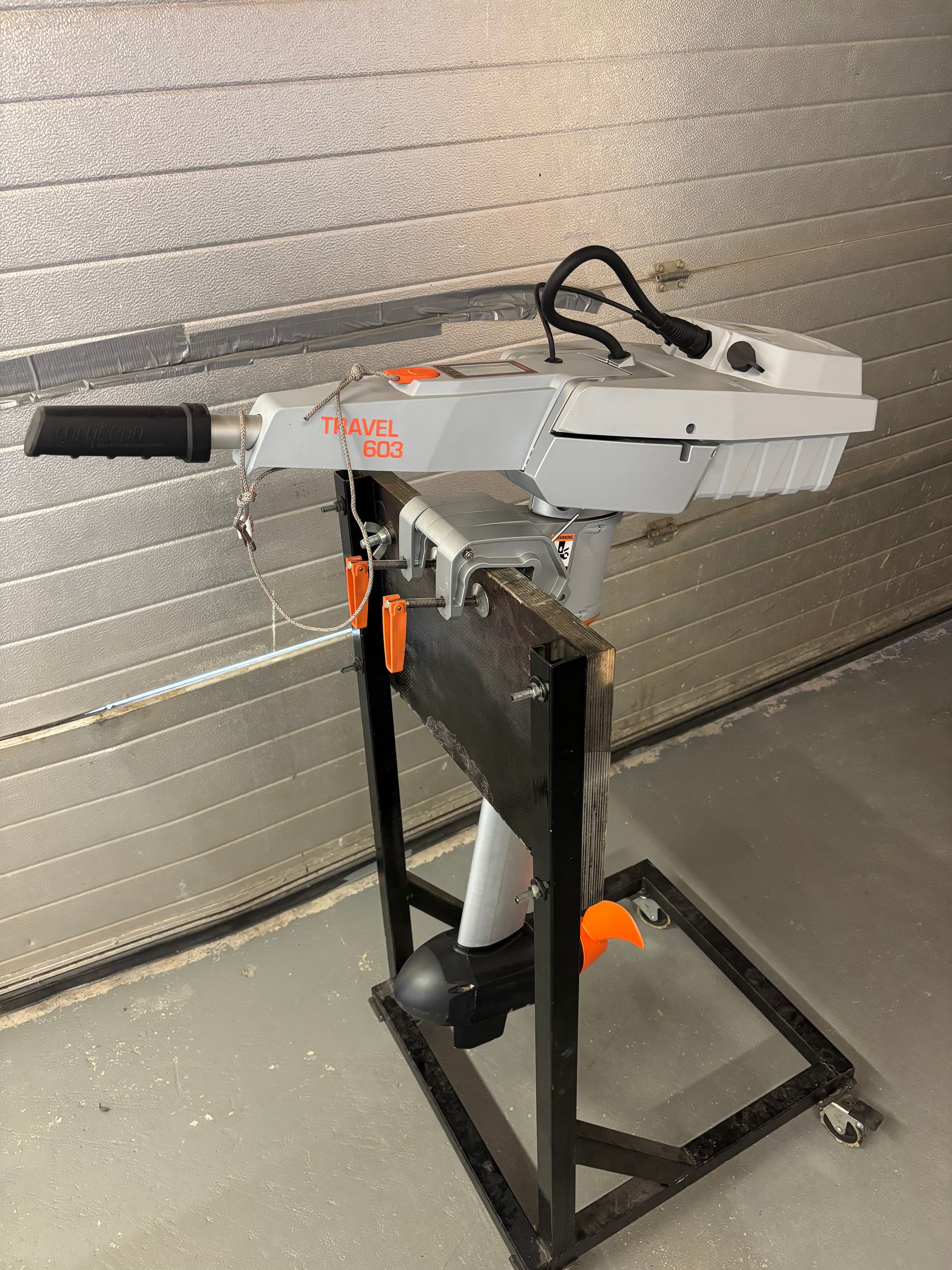 Image 2/4