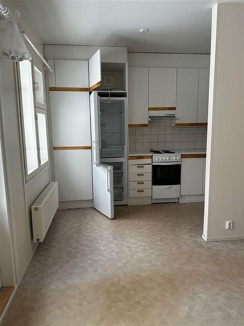 Image 6/10