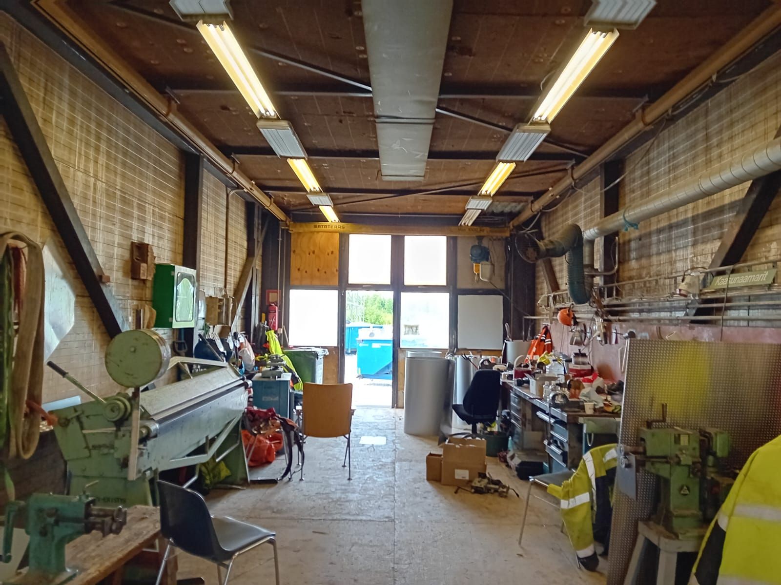 Image 9/10