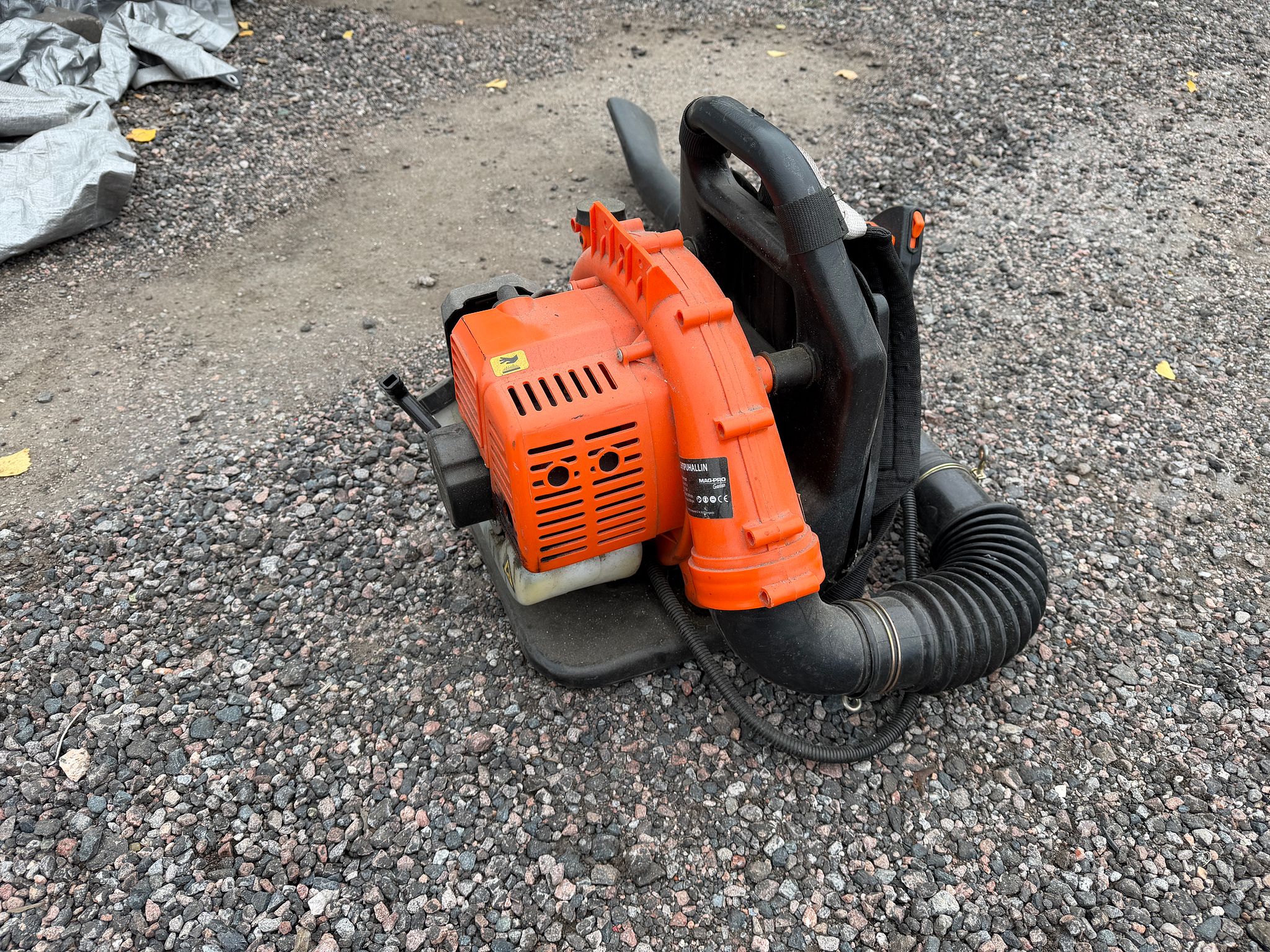 Image 6/9