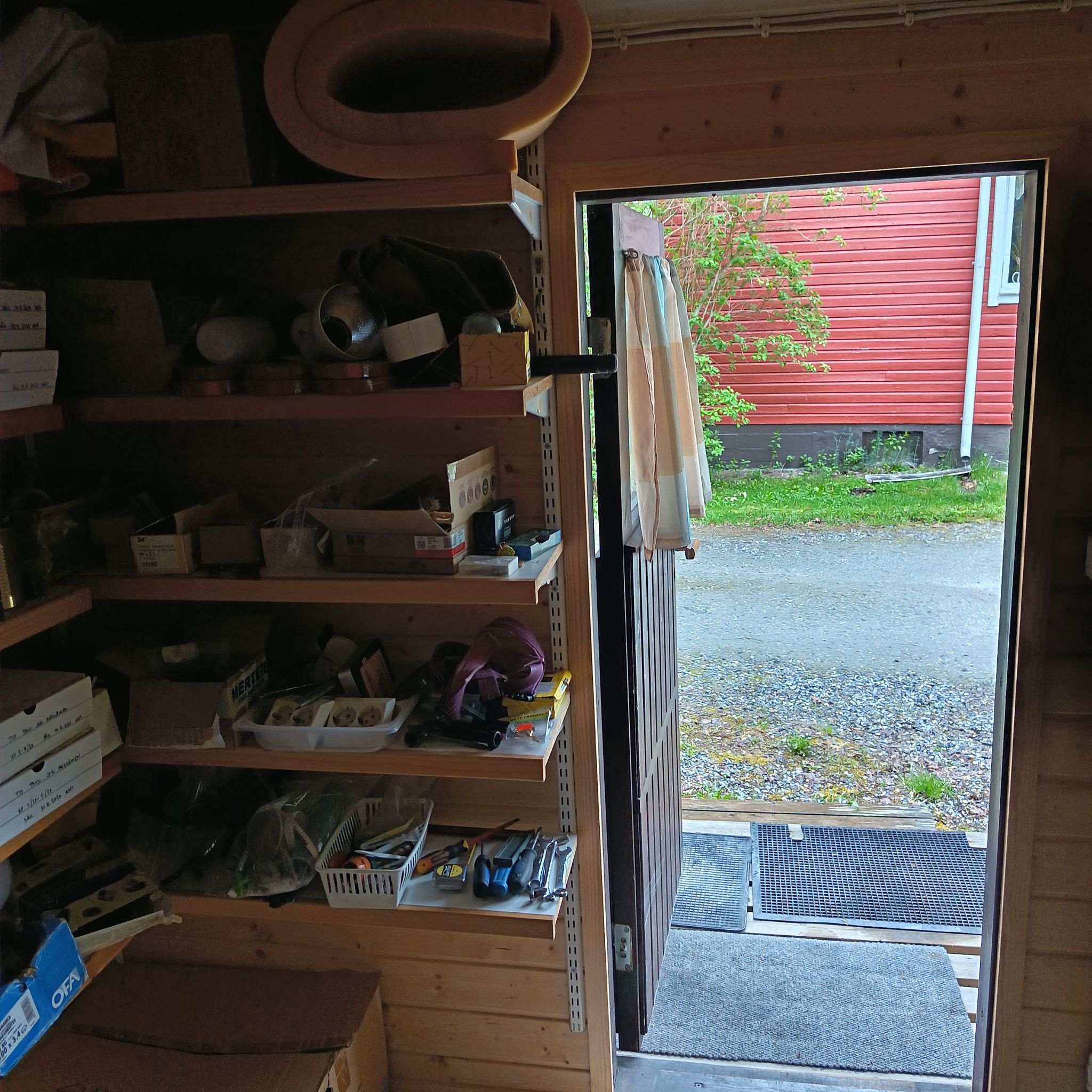 Image 4/6