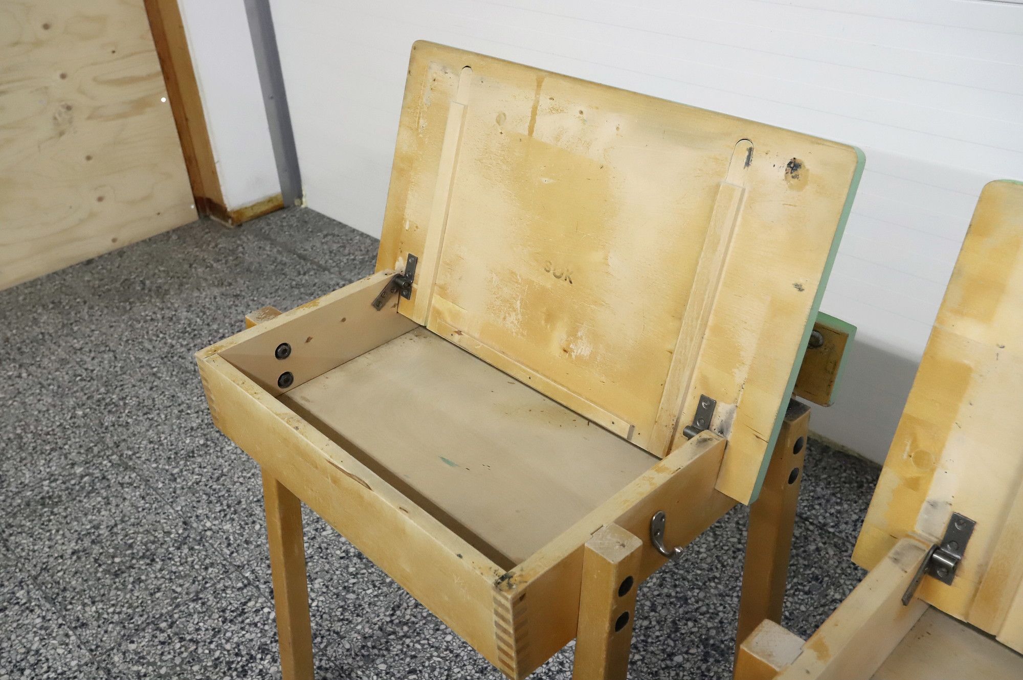 Image 11/12