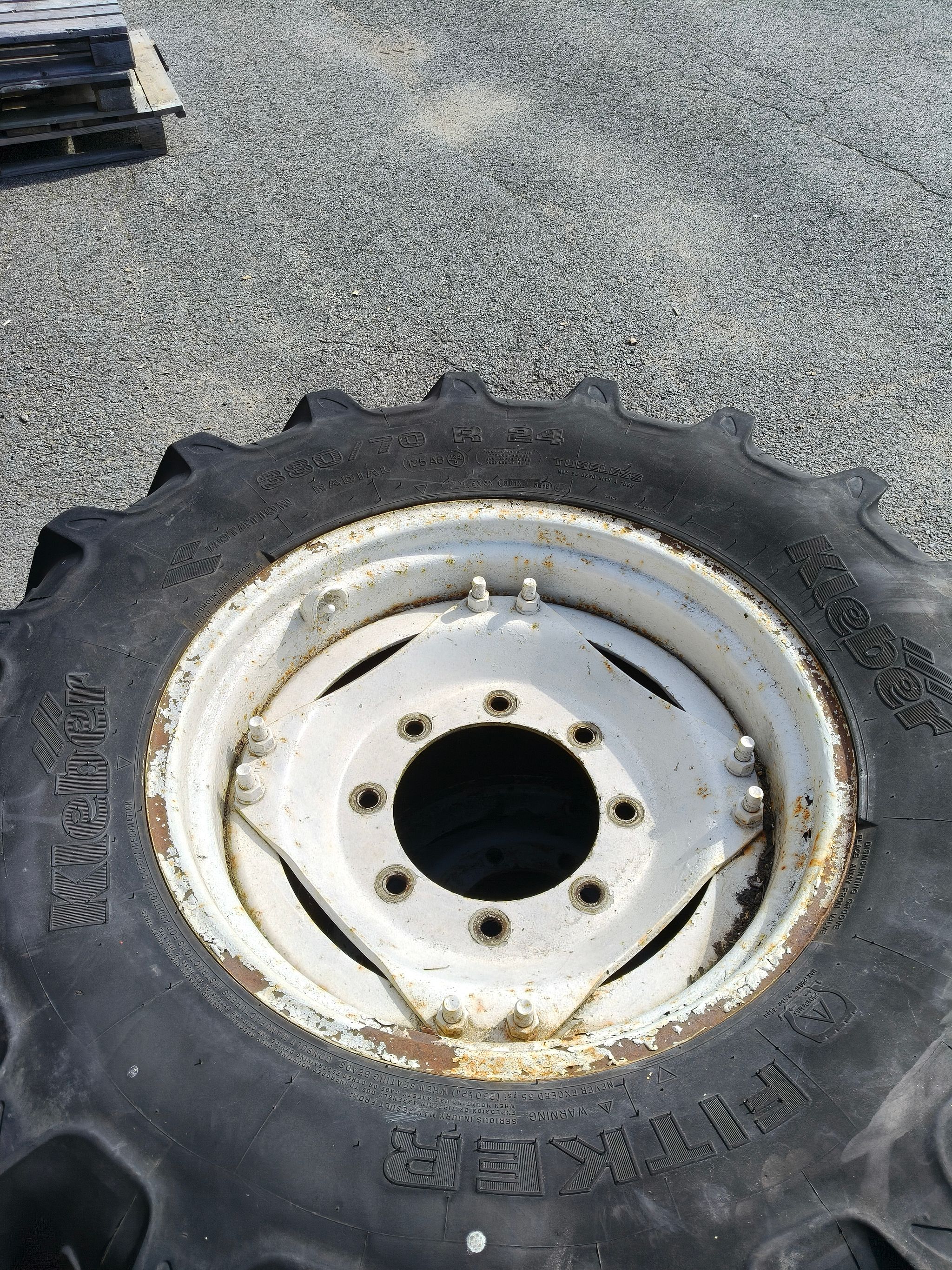 Image 2/9