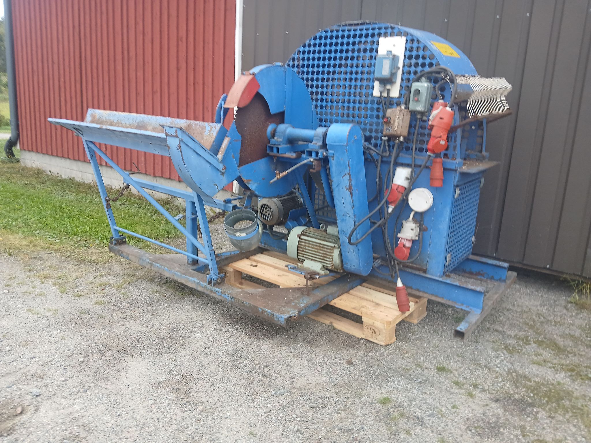 Image 1/34
