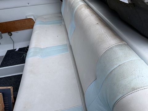 Image 6/10
