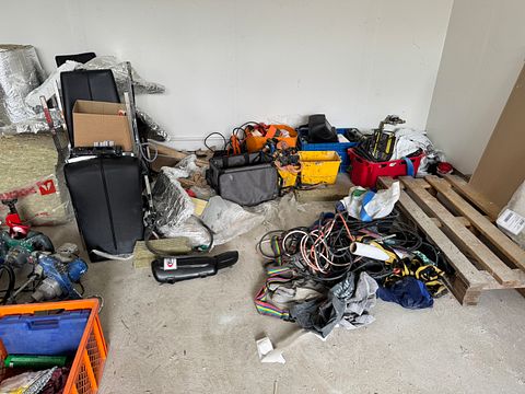 Image 8/46