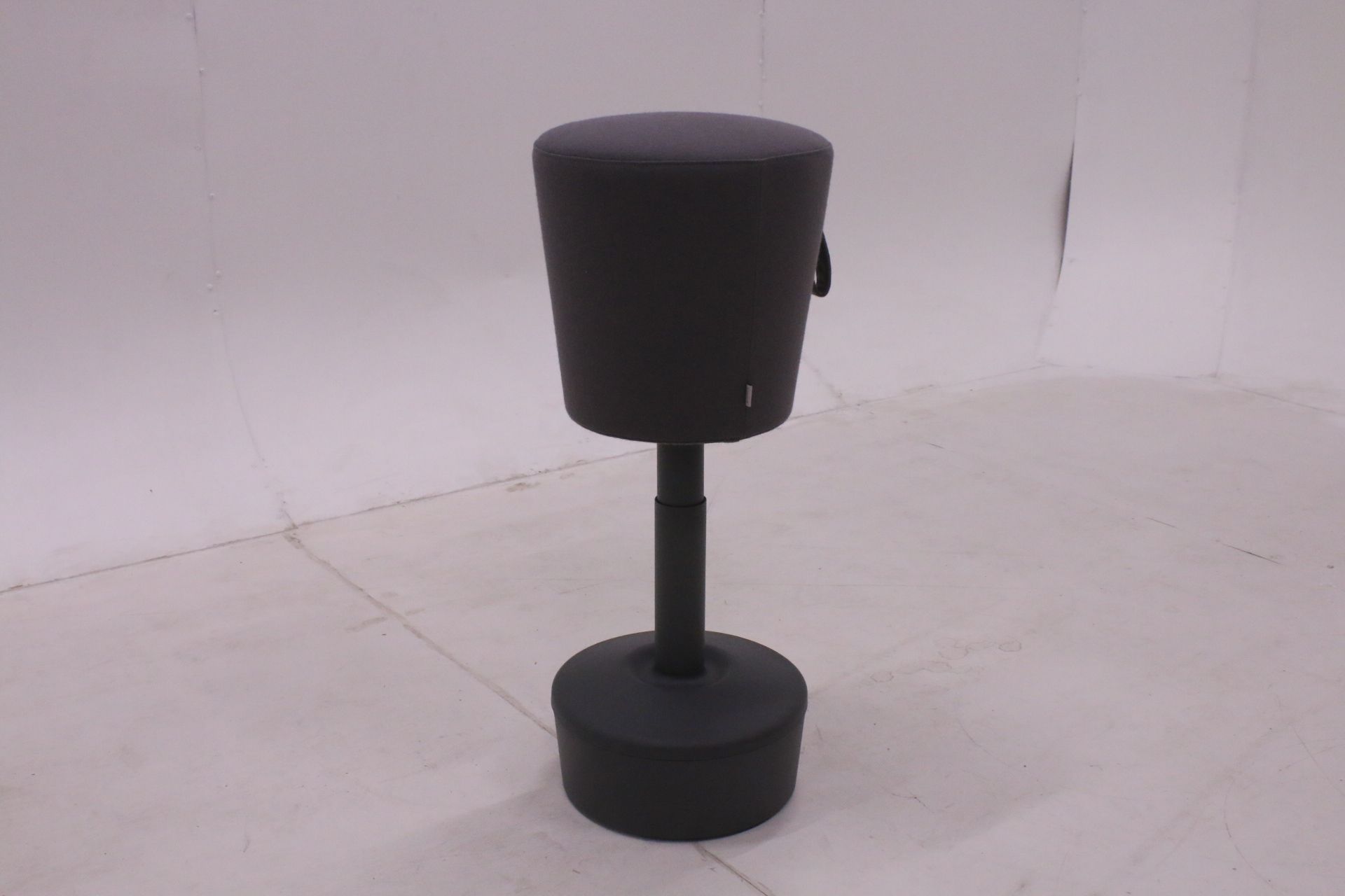Image 2/6