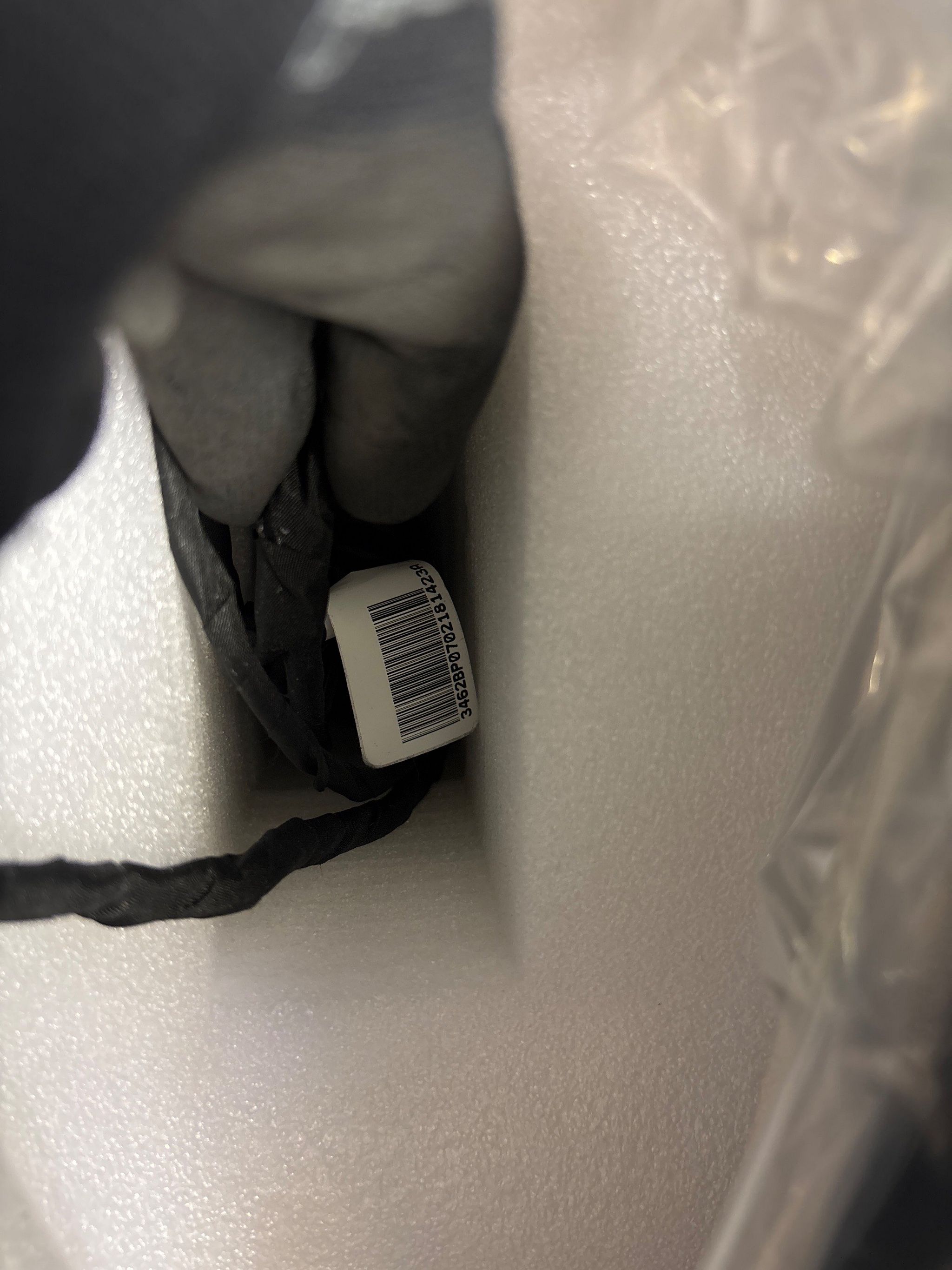 Image 3/8