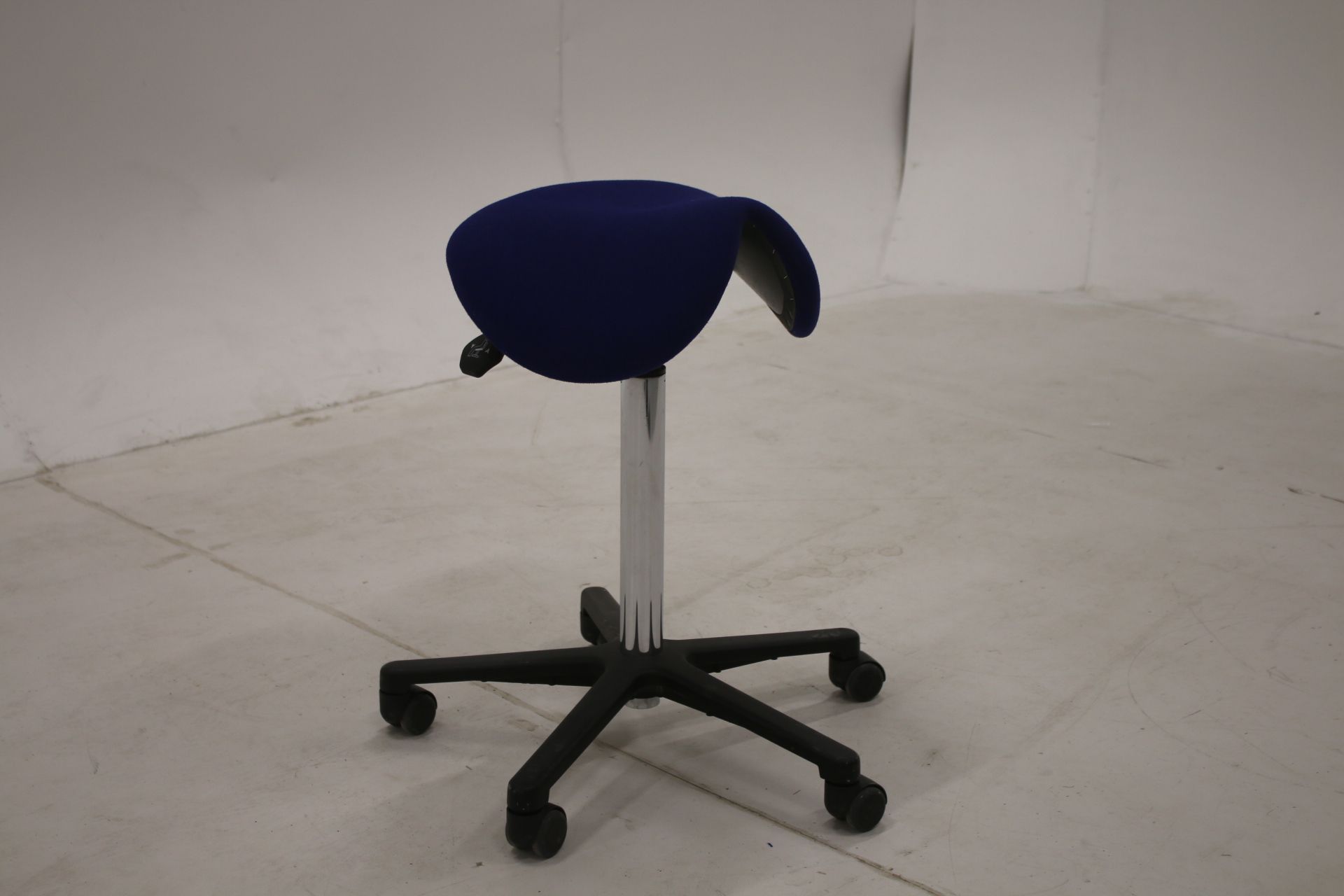 Image 5/10
