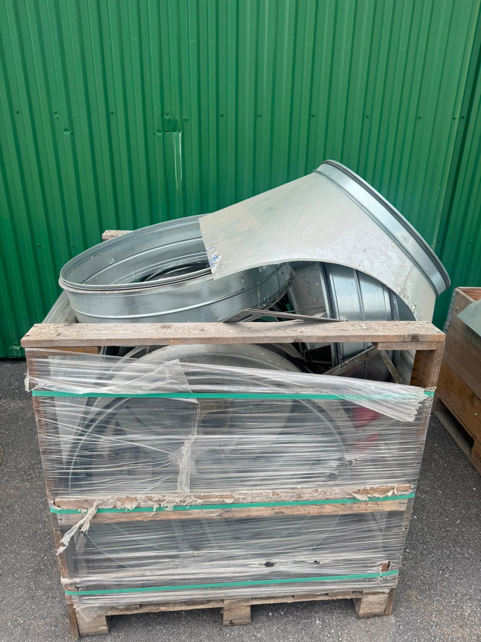 Image 2/4