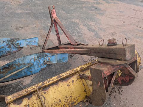 Image 1/4