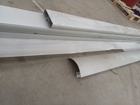 Image 1/4