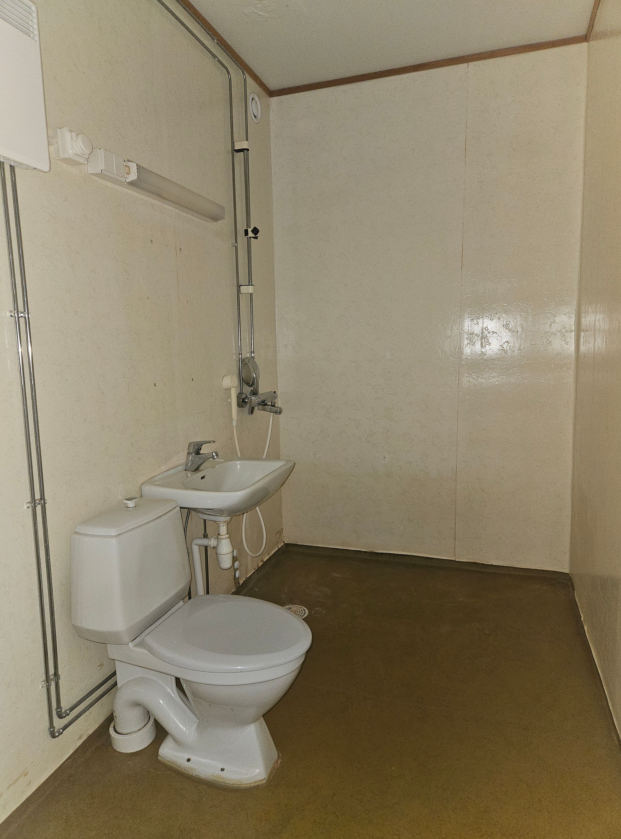 Image 8/13