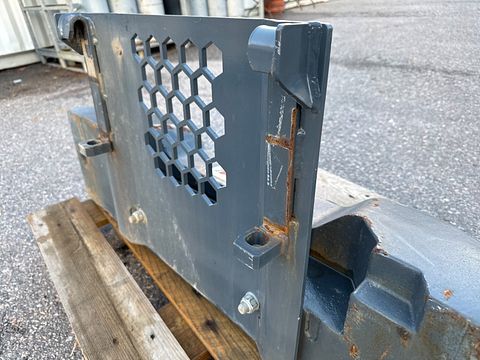 Image 6/8