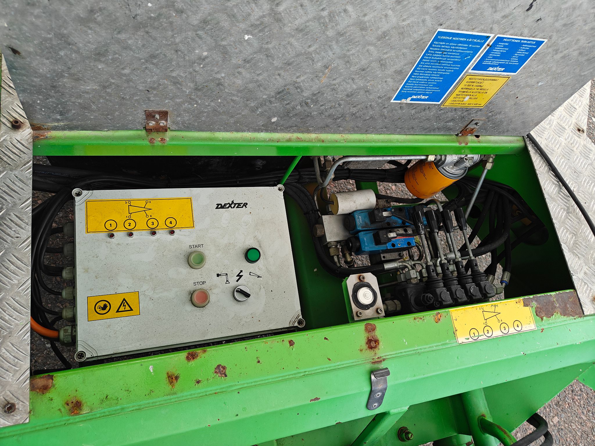 Image 3/8