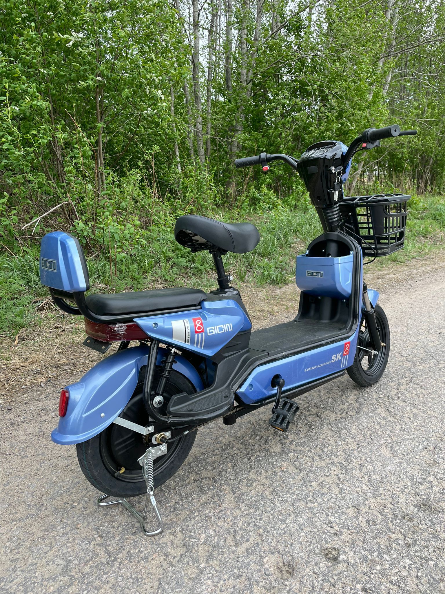 Image 6/10