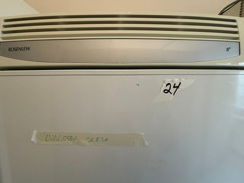 Image 3/3