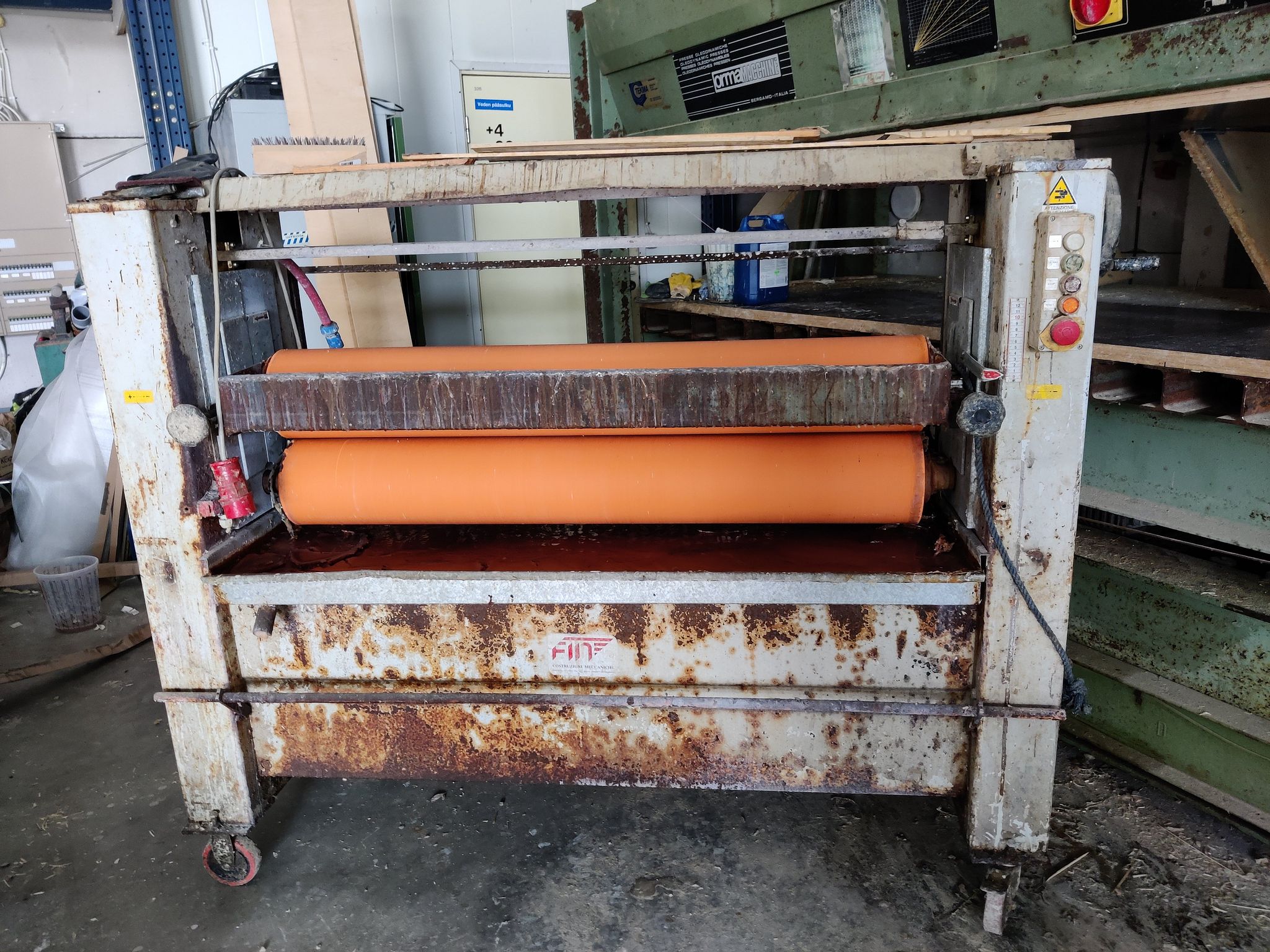 Image 1/8