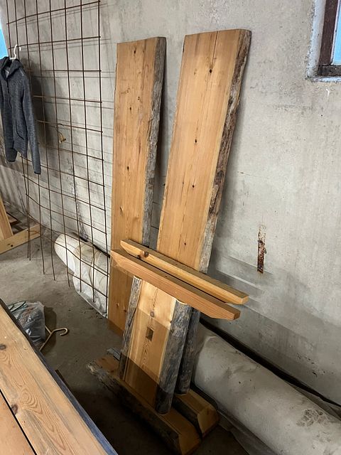 Image 1/8