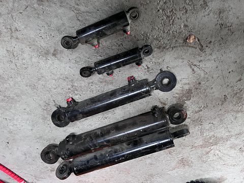 Image 4/6
